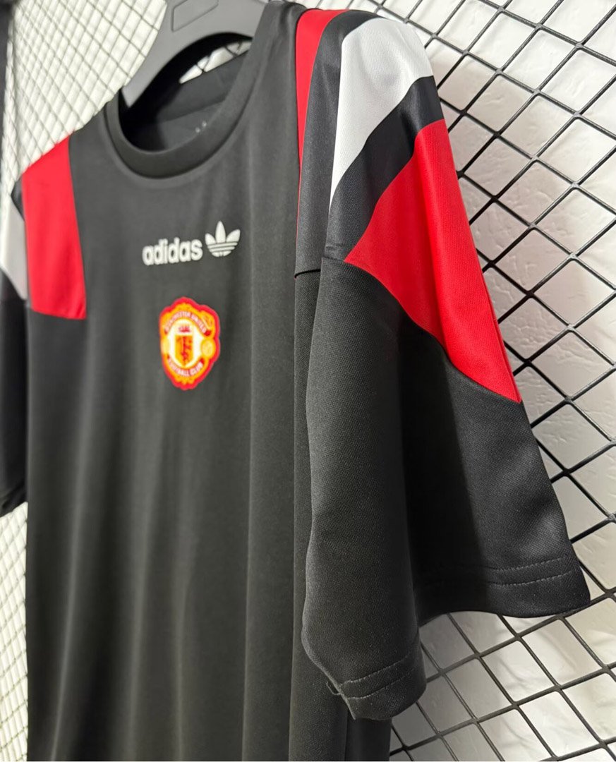26/27 Manchester United EQT Black Jersey